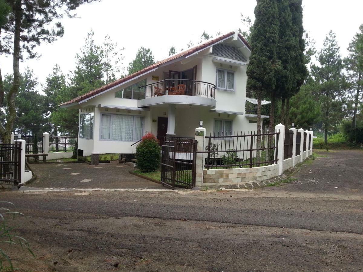 Villa 5Cemara เล็มบัง ภายนอก รูปภาพ